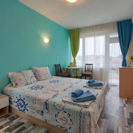 Kazlarov Guest House Kiten  Esterno foto