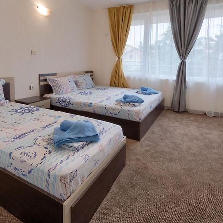 Kazlarov Guest House Kiten  Esterno foto