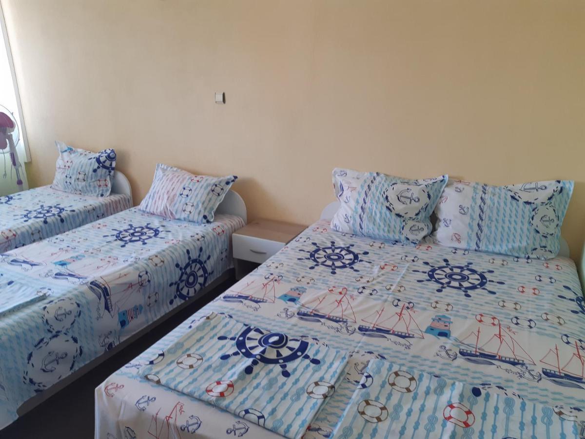 Kazlarov Guest House Kiten  Esterno foto