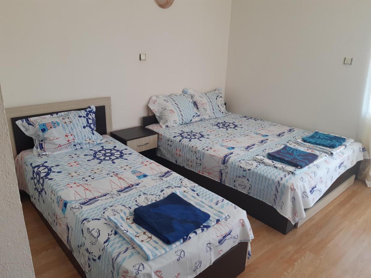 Kazlarov Guest House Kiten  Esterno foto