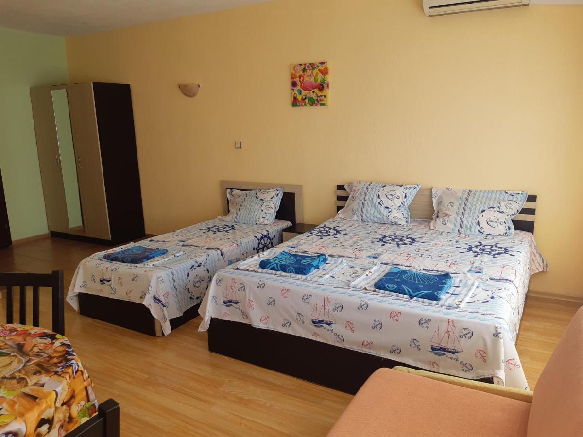 Kazlarov Guest House Kiten  Esterno foto