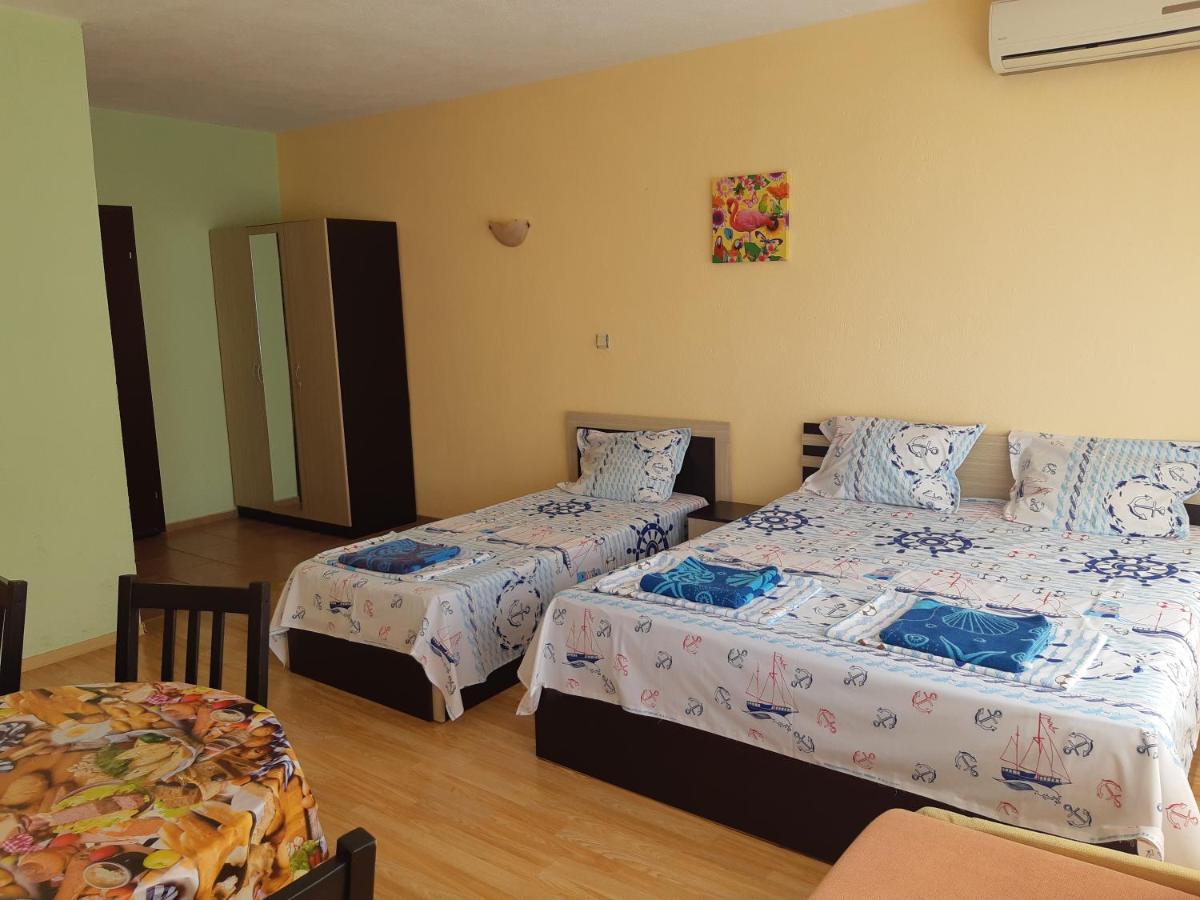 Kazlarov Guest House Kiten  Esterno foto