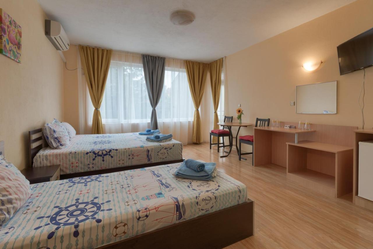 Kazlarov Guest House Kiten  Esterno foto