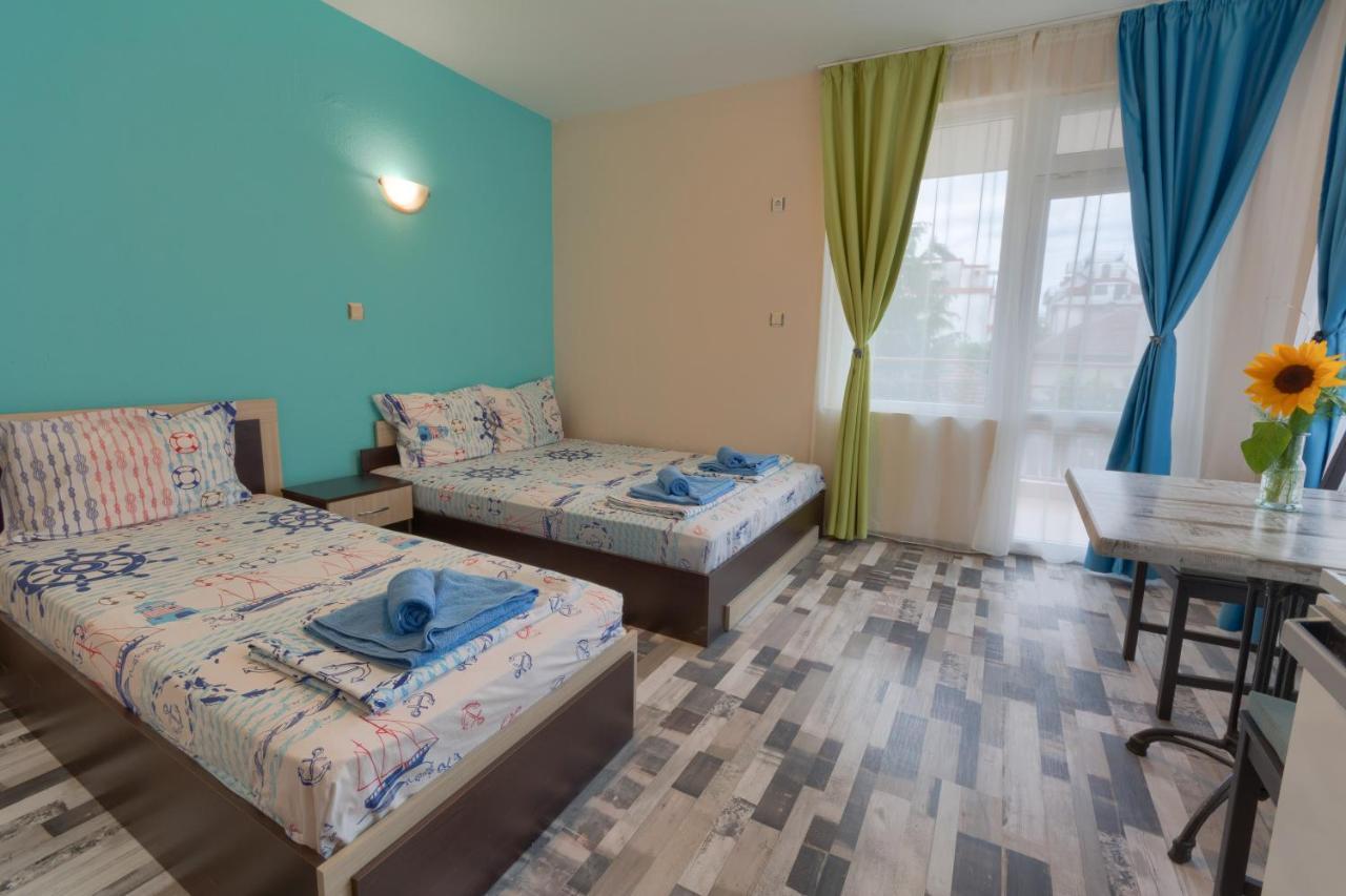 Kazlarov Guest House Kiten  Esterno foto