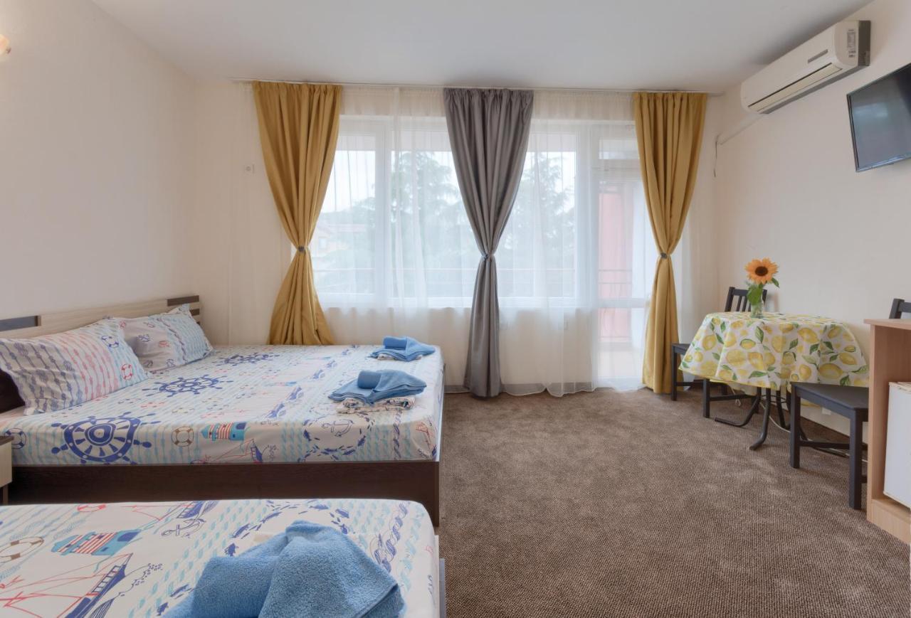 Kazlarov Guest House Kiten  Esterno foto