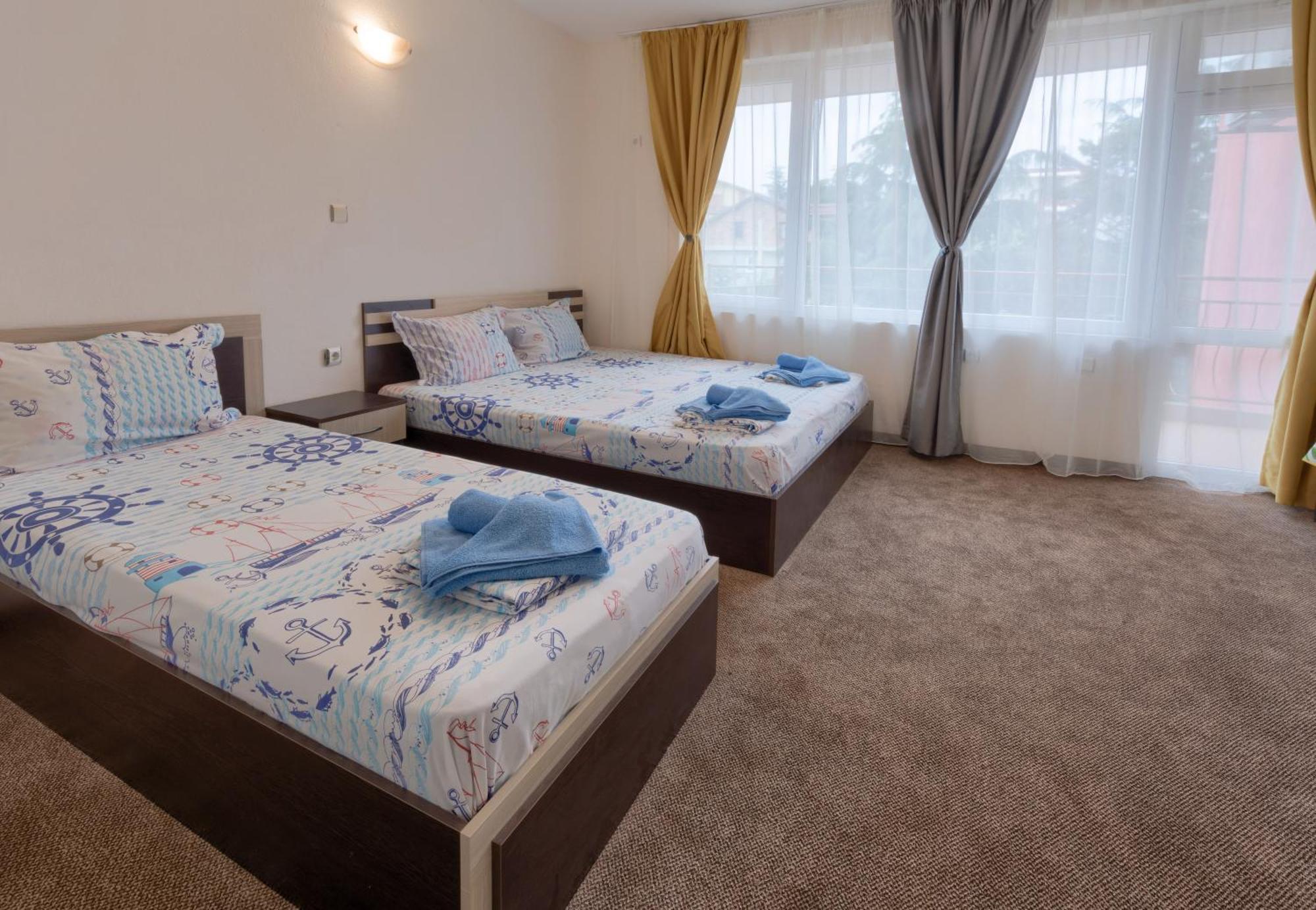 Kazlarov Guest House Kiten  Esterno foto
