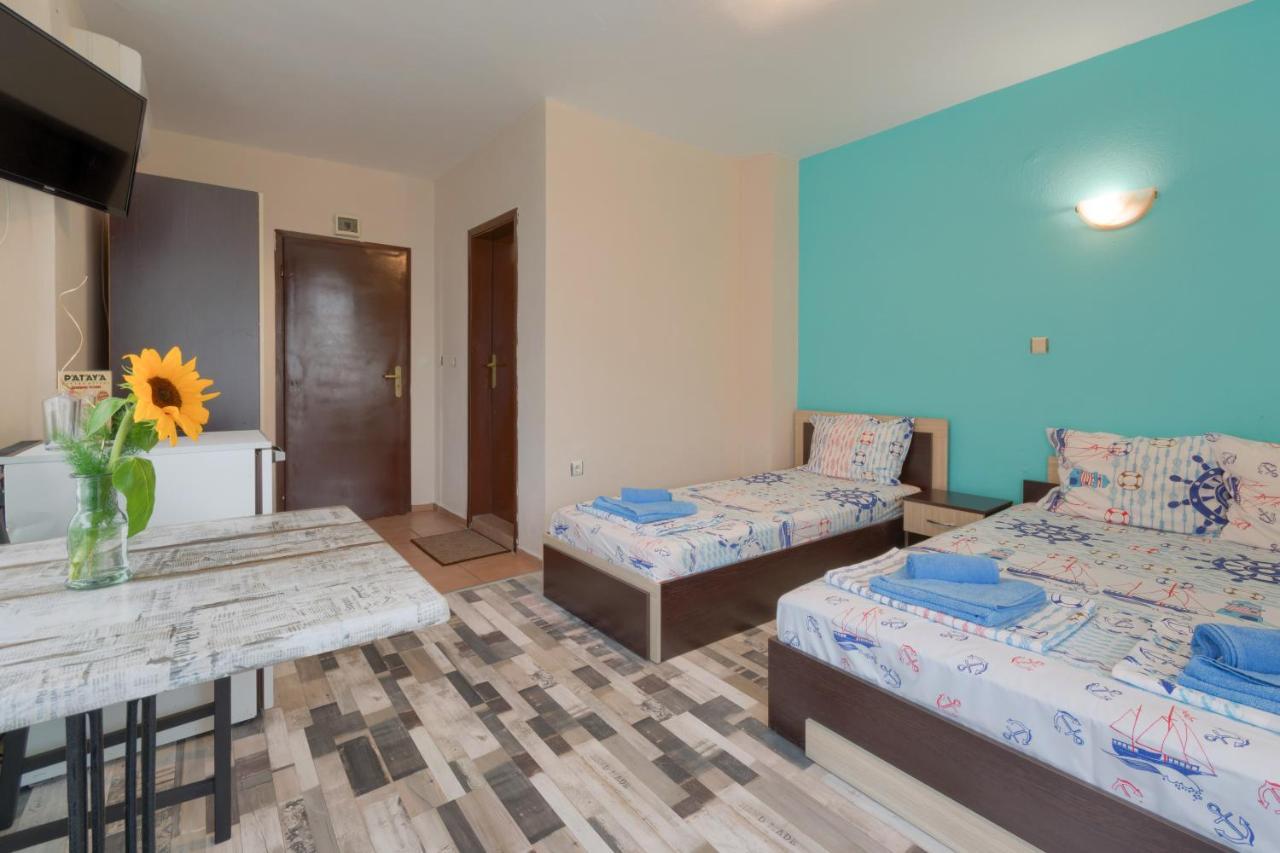 Kazlarov Guest House Kiten  Esterno foto