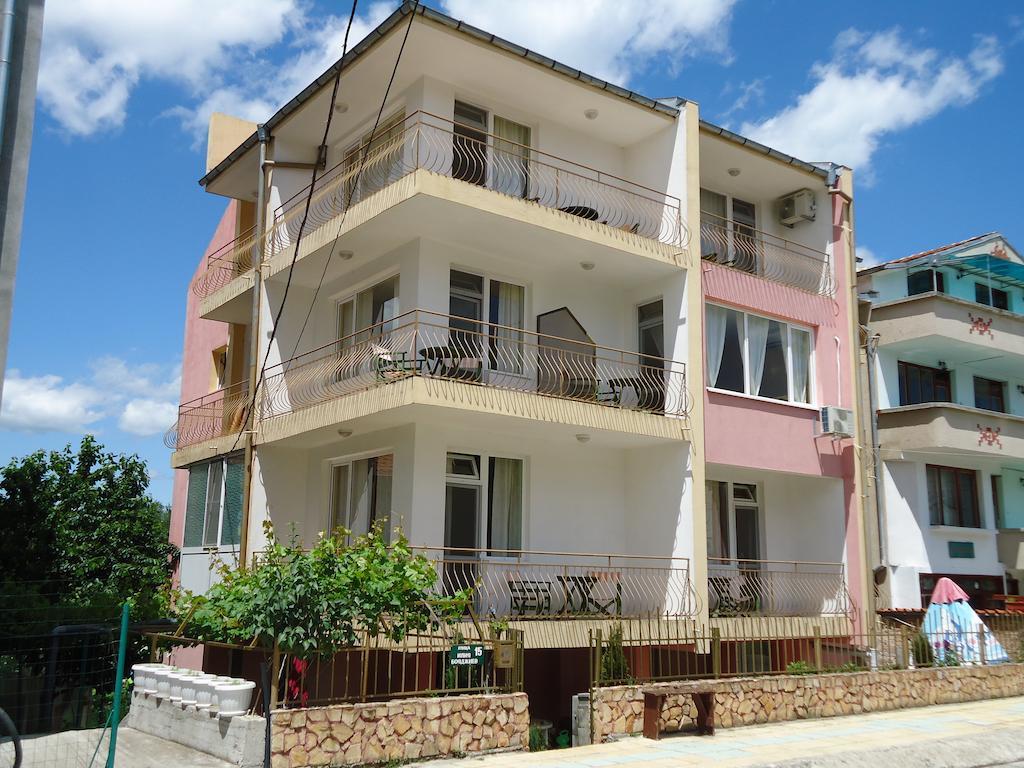 Kazlarov Guest House Kiten  Esterno foto